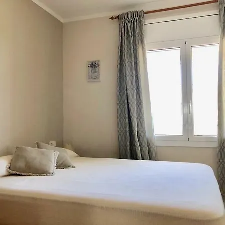 Casa Adosada Con Piscina En Comarruga Holiday home